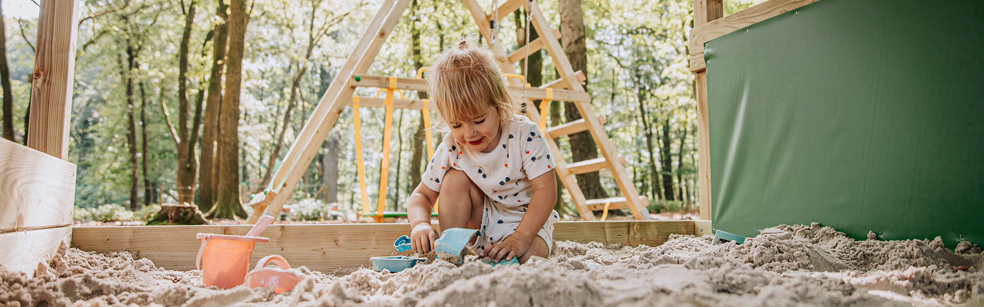 Halte die Käfer fern: So pflegst du einen sauberen Sandkasten für deine Kinder  